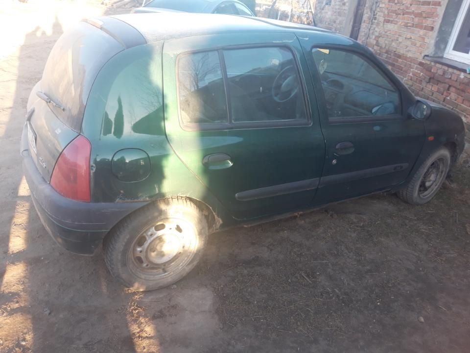 Renault clio 2 Czesci 1.4 bezyna