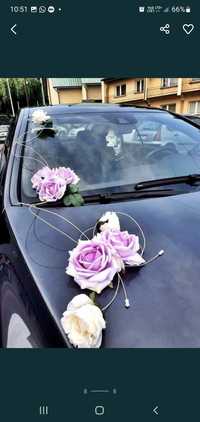 Dekoracja na samochód do ślubu, róże