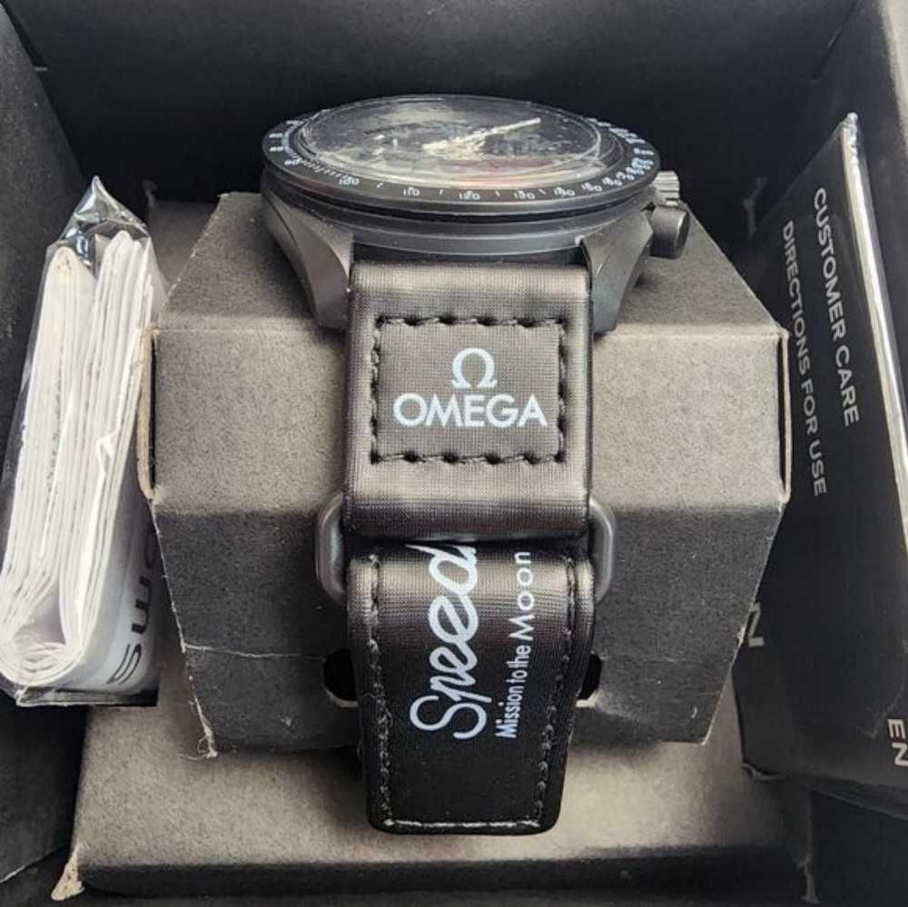 Snoopy x Omega x Swatch SO33B700 - Nocna Faza Księżyca w Zegarku