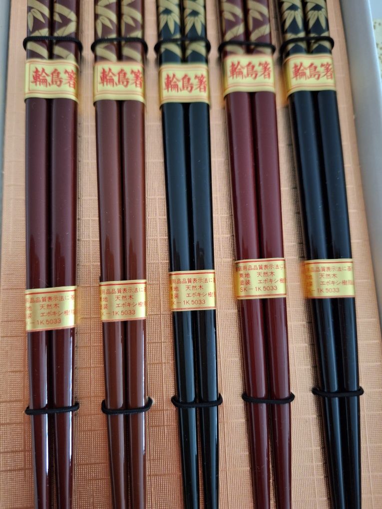 Conjunto de pauzinhos japoneses