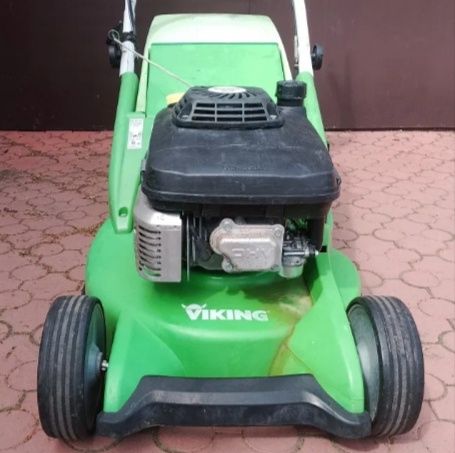 Газонокосилка бензиновая состояние новой.