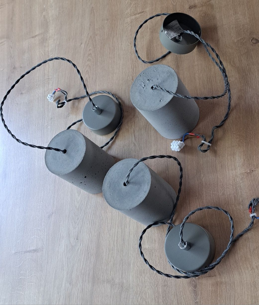 Lampy betonowe  SHY Nowodworski z żarówką
