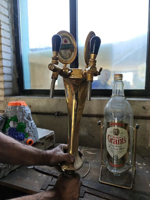 Kran nalewak kolumna do rollbaru chłodziarka