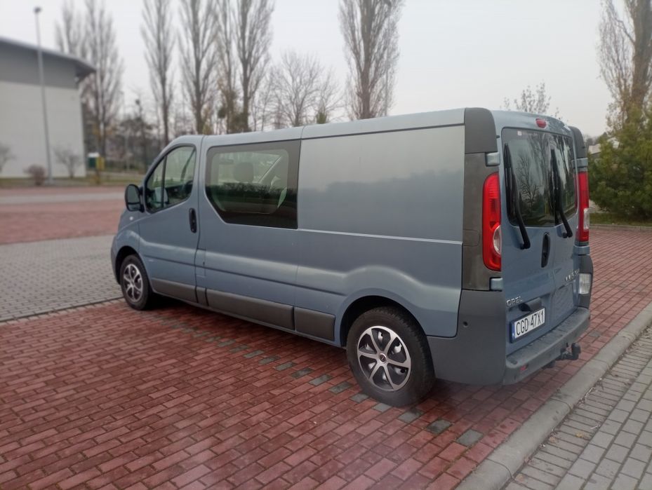 Opel Vivaro 6 osób 2.0 CDTI Long Brygadówka Klima Hak
