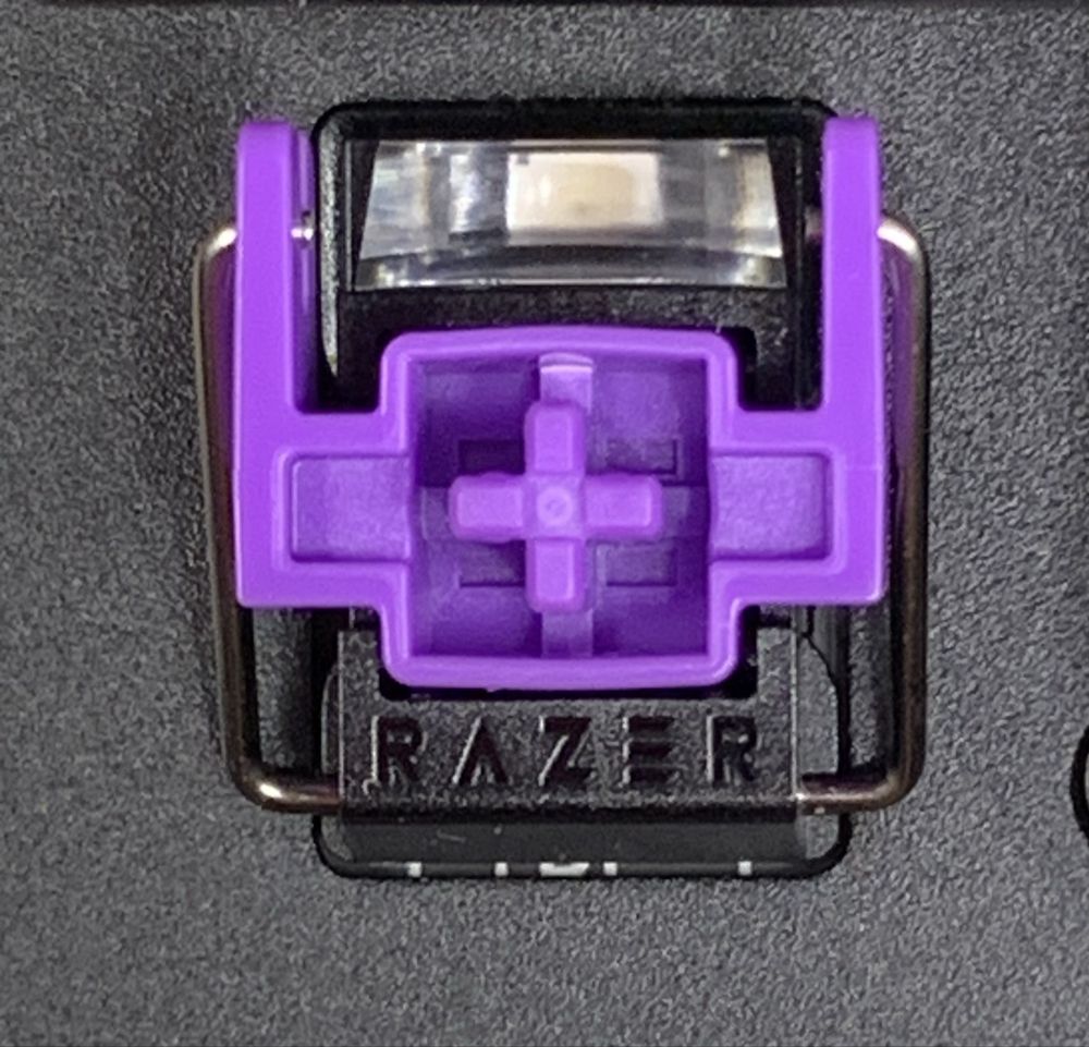 Клавіатура Razer Huntsman V2 TKL Purple Clicky Switch