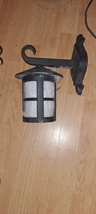 Lampa zewnętrzna czarna aluminium..