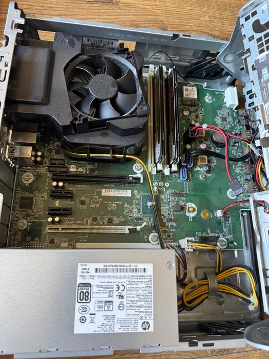 HP EliteDesk 800 G3 SFF - i7-7700 / 8GB RAM / 256GB SSD / Win10