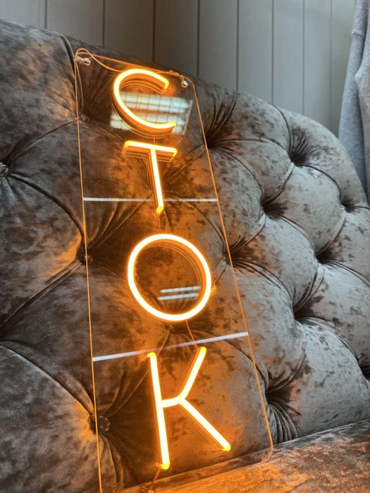 Неонова вивіска для магазину «СТОК