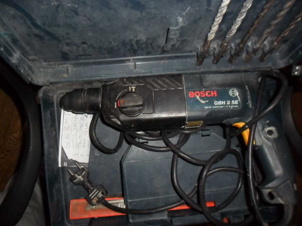 Перфоратор BOSCH рабочий домашний