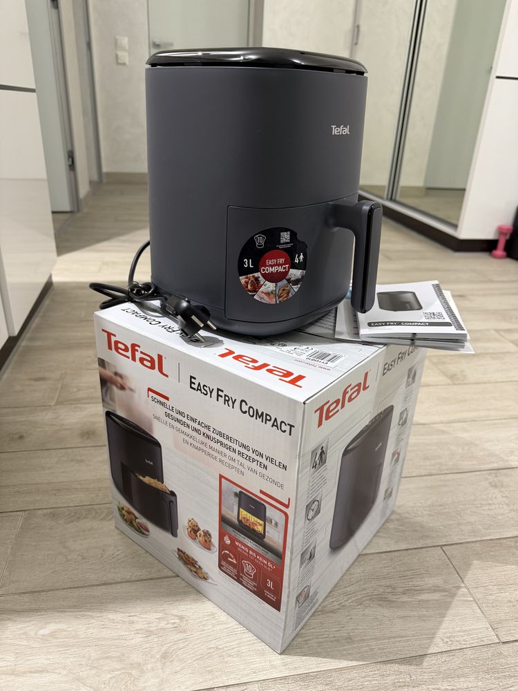 Мультипечь Tefal Easy Fry Compact EY145B10.