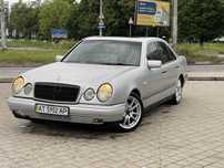 Mercedes-bens 210 E200