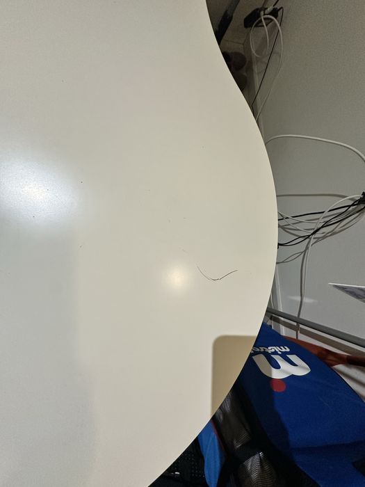 Secretária Ikea ViKa Galant em forma de Amendoim