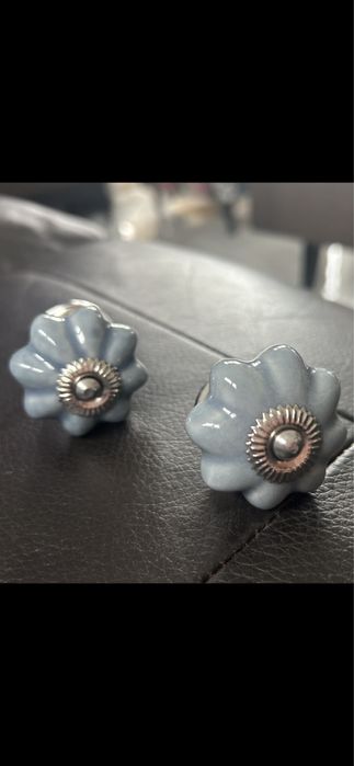 Uchwyty do komody ceramiczne stan odepany 2 szt