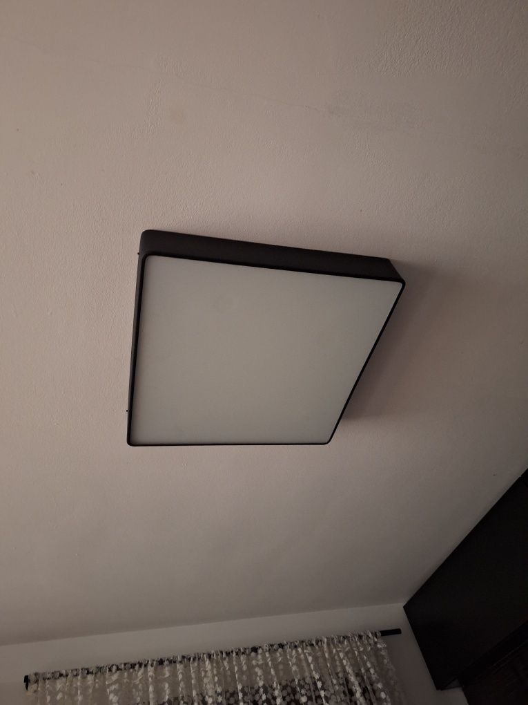 4 Plafony, lampy sufitowe