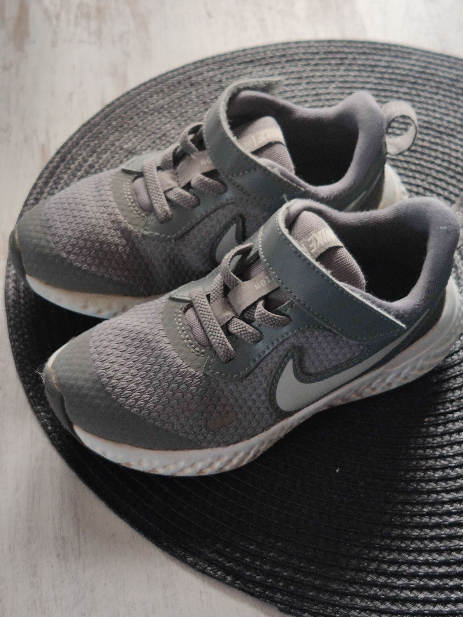 Adidasy Nike Revollution buty