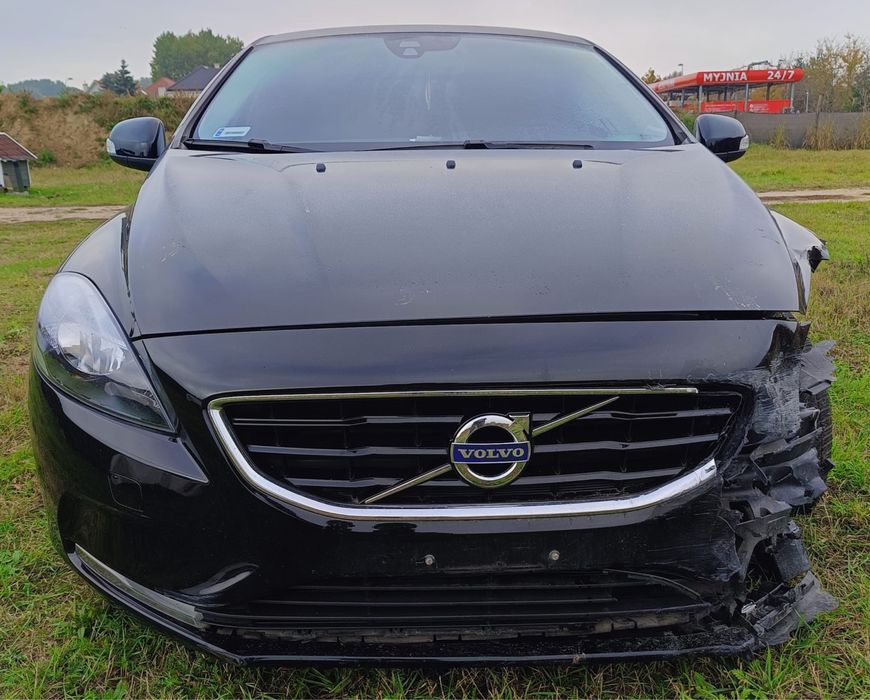 Volvo v40 2016 uszkodzony
