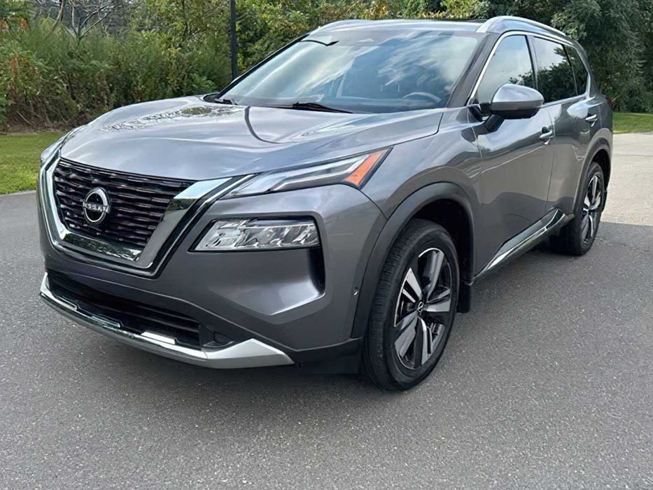 Nissan Rogue Platinum      2023