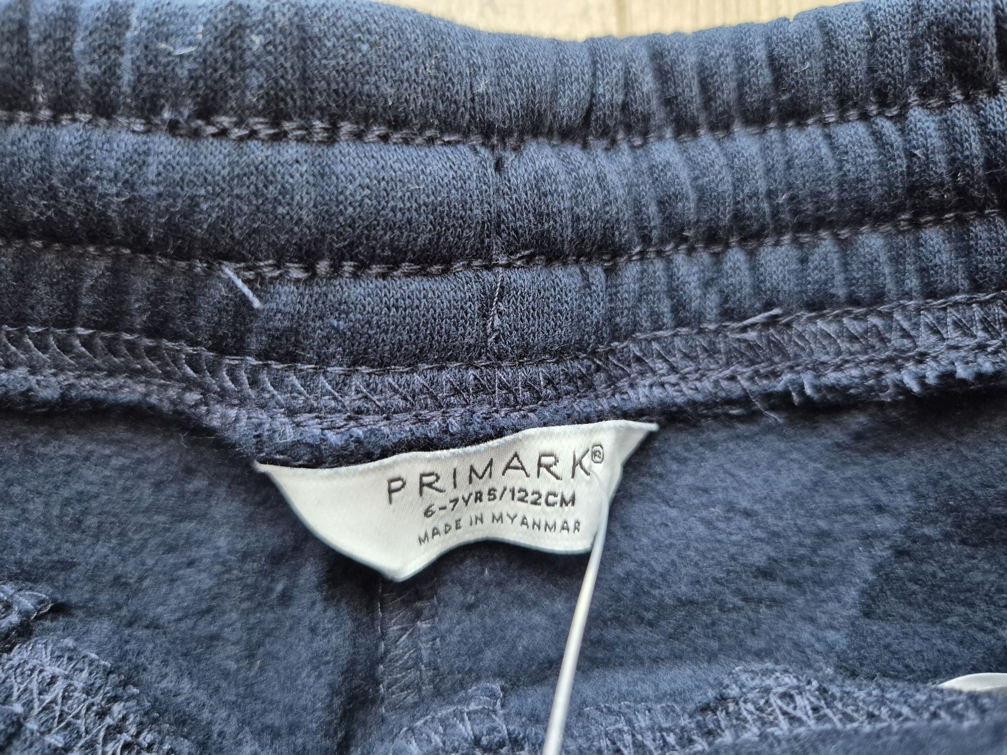 Nowe spodnie dresowe dziecięce, granat, Primark rozm 122