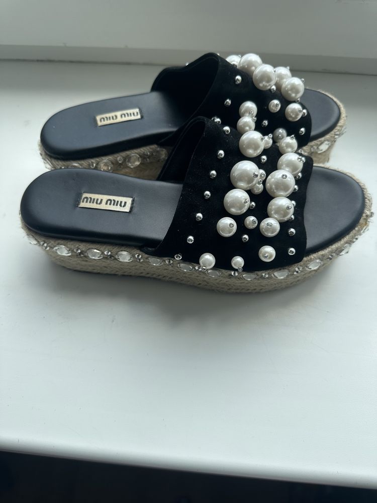 Босоножки miu miu на танкетке