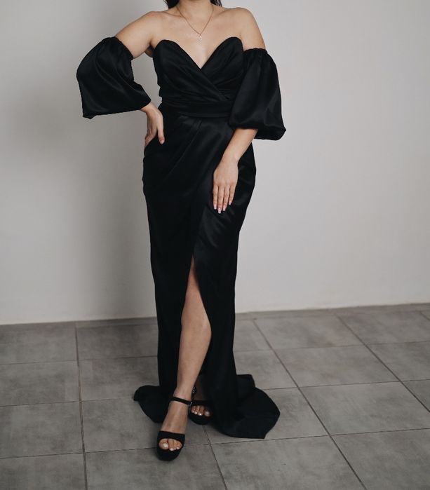 Продам вечірню сукню із шлейфом