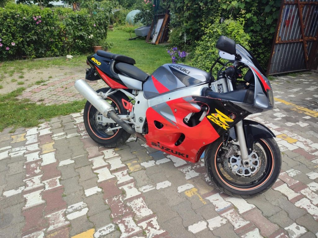 Suzuki GSX-R 600 srad