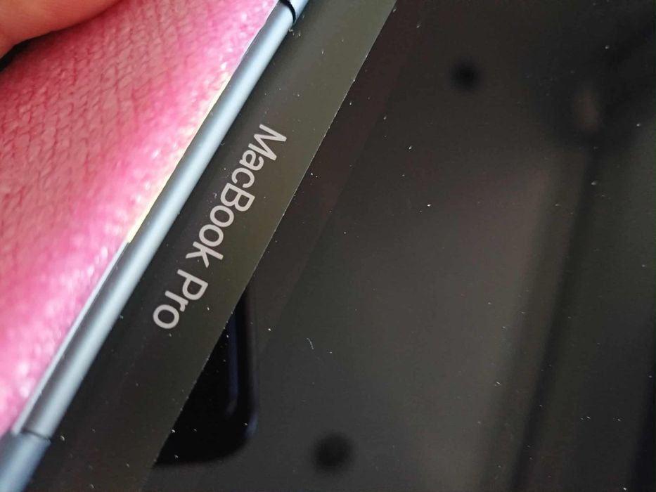 APPLE MacBook Pro    matryca nowa /  wyświetlacz