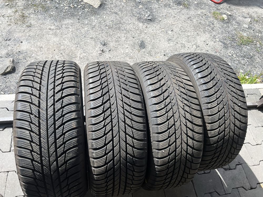 4xopona zimowa BRIDGESTONE w rozmiarze 215/55 R17