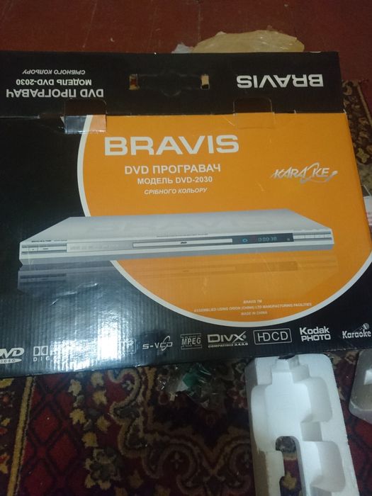 Bravis dvd проигрыватель .