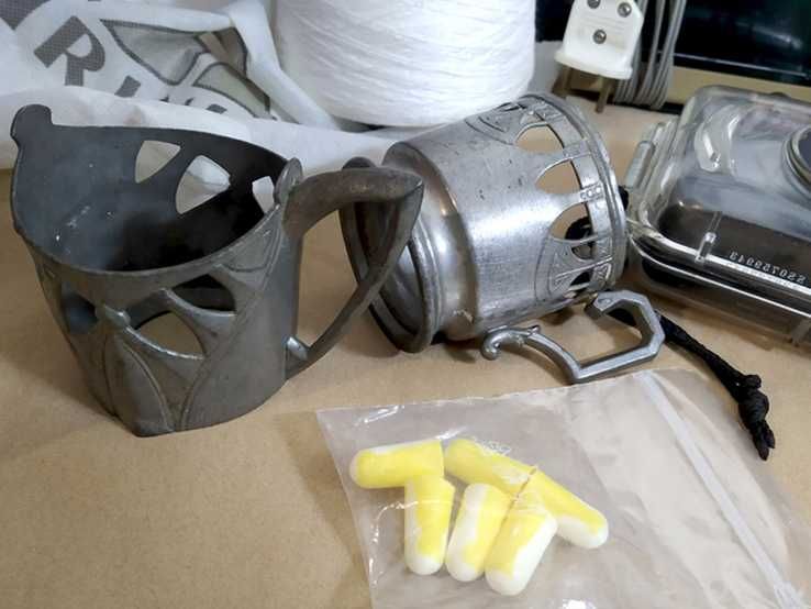 Приставка,окуляри,платівки,годинник,та інші цікаві речі