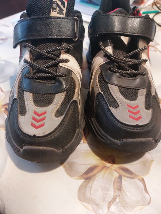 Кросівки на хлопчика