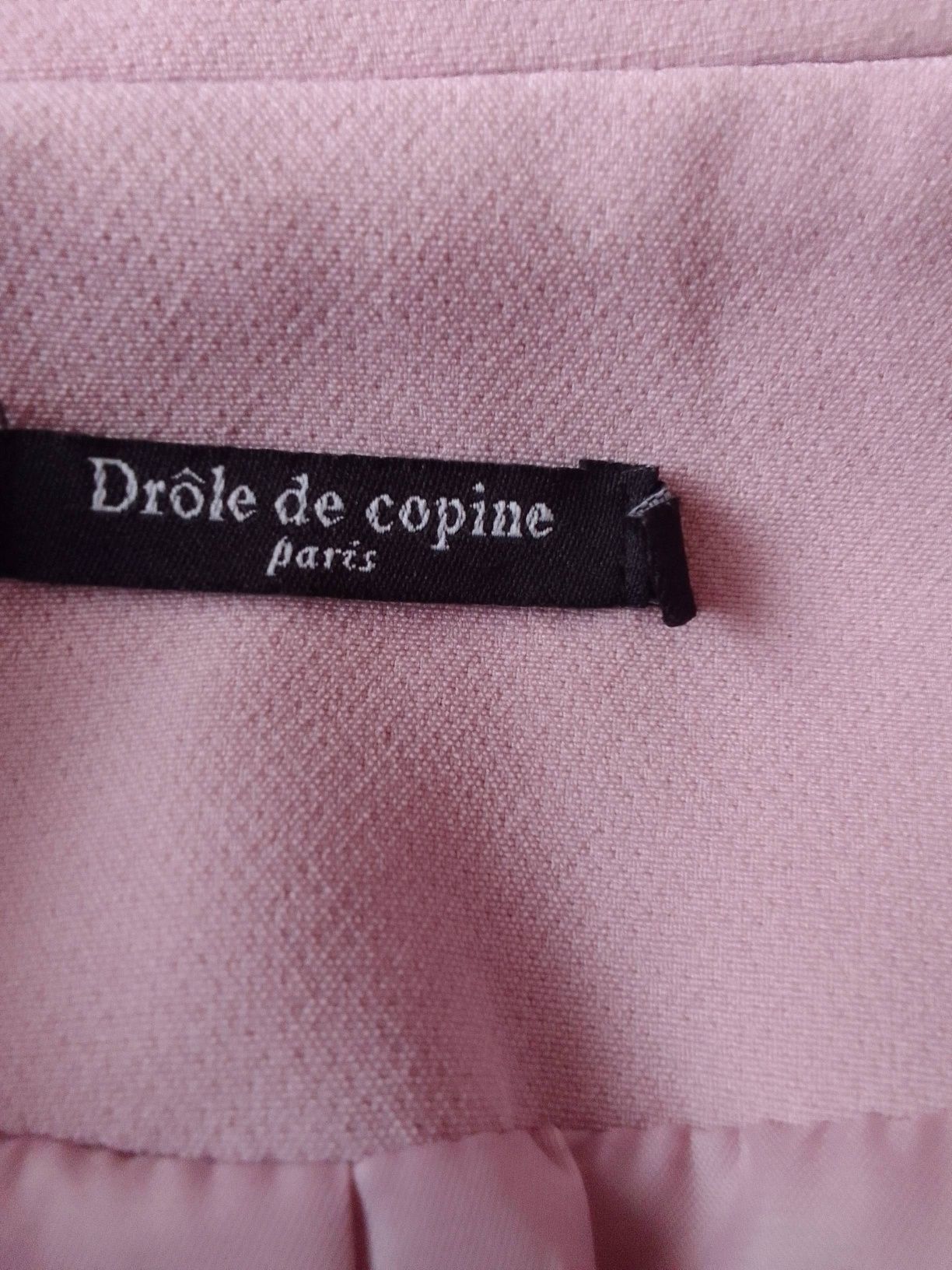 Żakiet damski marynarka pudrowy róż z ćwiekami Drôle de copine M