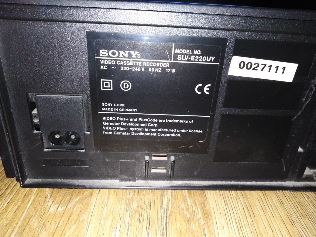 Sony slv - e220 відеомагнітофон