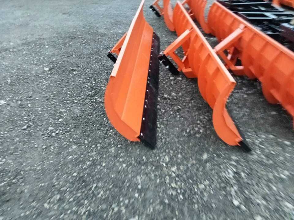 Pług spychacz do śniegu mocna konstrukcja gwarancja transport