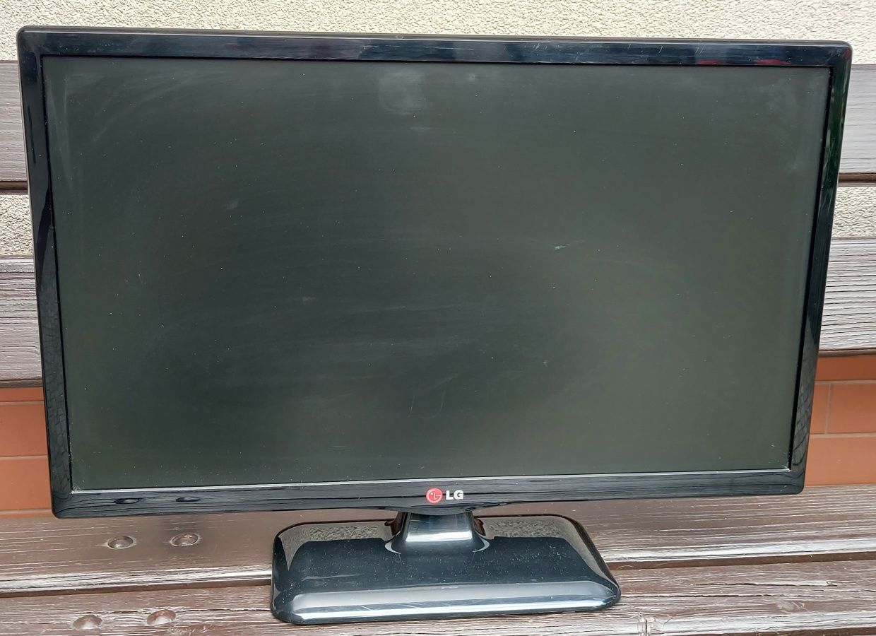 Monitor LG 22MT44D-PZ z funkcją TV