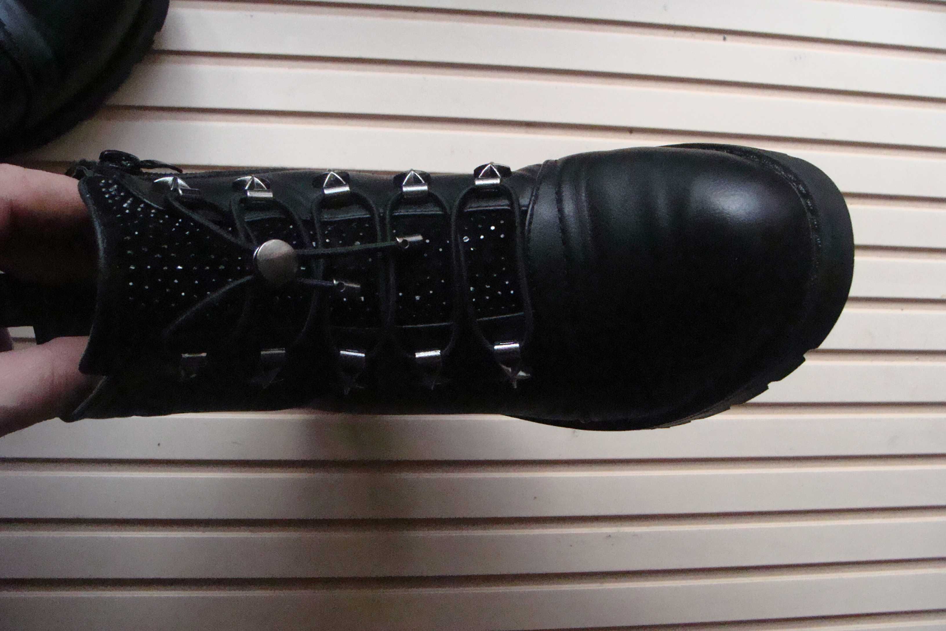 Buty damskie FASHION,ocieplane, wys. za kostkę,rozmiar 35,kolor czarny