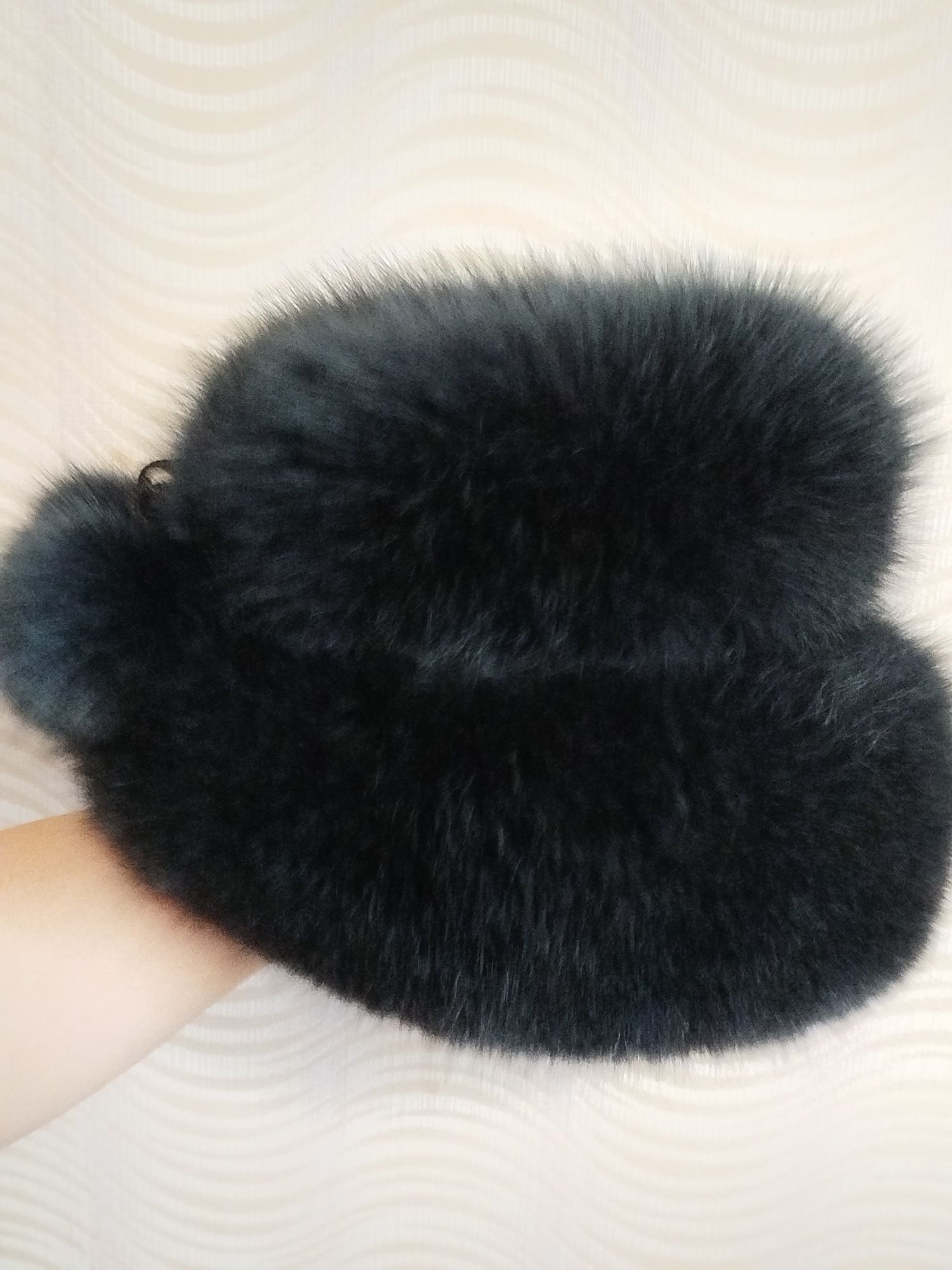 Продам песцовую женскую шапку, б/у