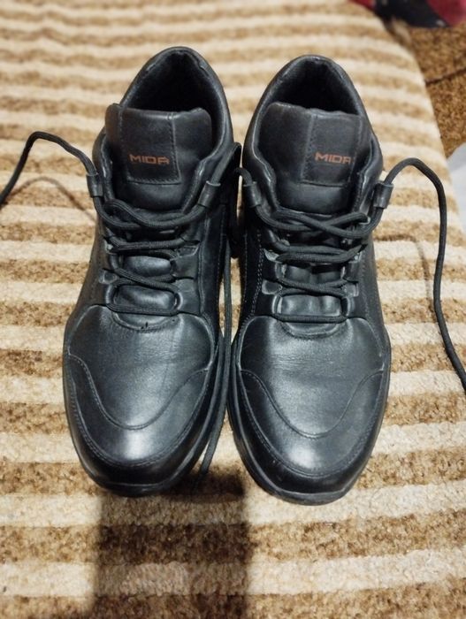 Кросовки Mida женские 39 розмер.