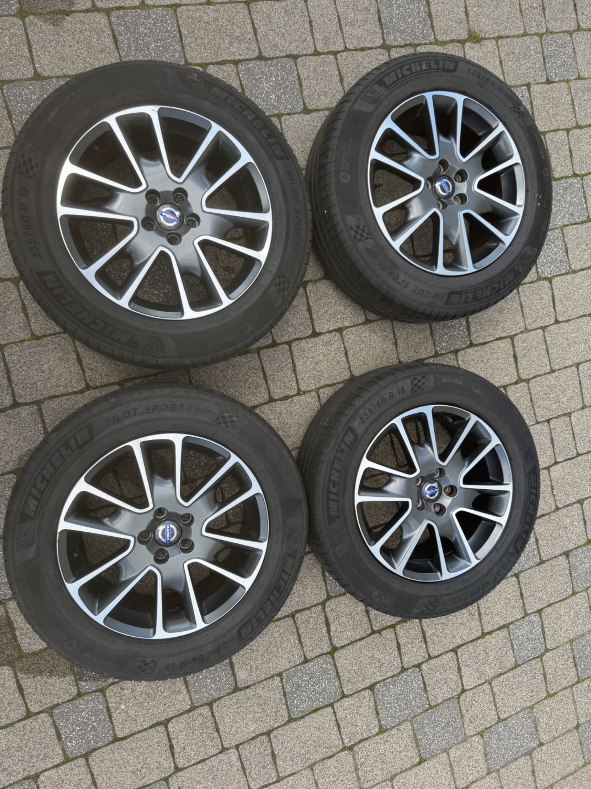 VOLVO SI 11R VO 047 ALUFELGI R18 oryginalne z oponami !