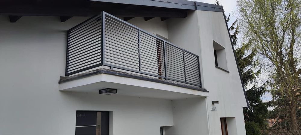 Balkon zewnętrzny, francuski, balustrada schodowa, ażurowa