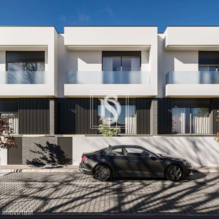 Moradia Geminada T4+1 em Abade de Neiva