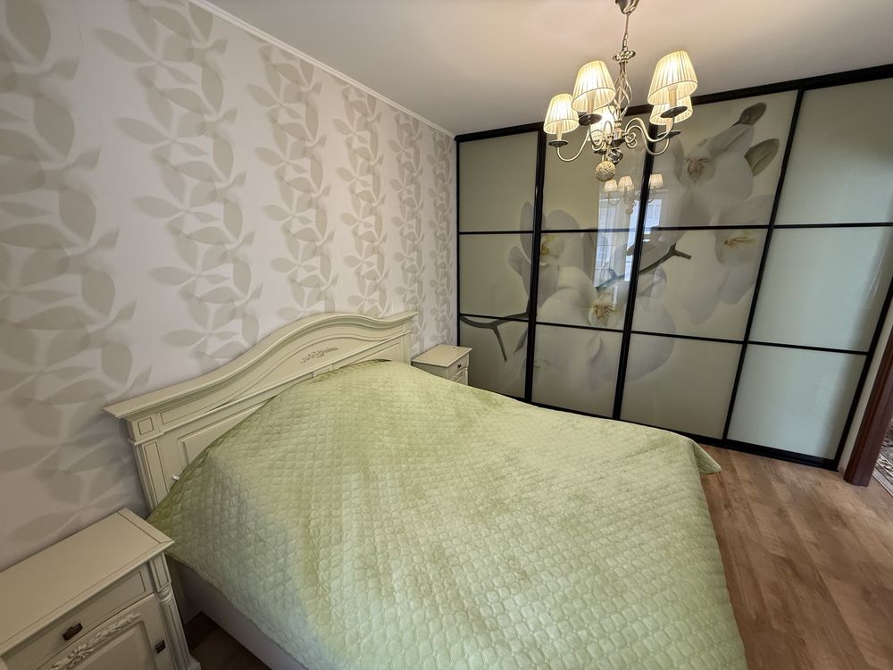 Продажа евродвушки в ЖК Северная звезда.5/9 кирпич,72 метра.