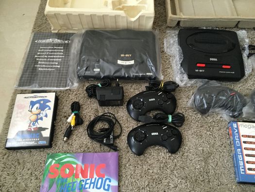 Sega Mega Drive 1 + Sega Mega Drive 2 + 29 jogos