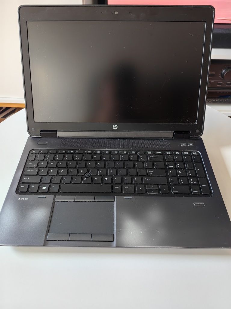 HP zbook i7 2.4 GHz 24gb DDR 1600 MHz quadro k2100 SSD podświetlenie