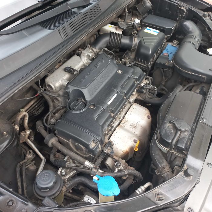 Hyundai Tucson, I покоління  2.0 DOHC МТ (142 к.с.) 4WD  Base