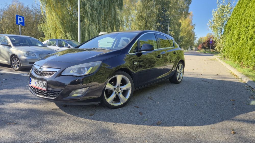 Opel Astra J 1.6 180km.