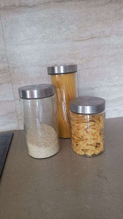 Frascos de vidro com tampa de aço