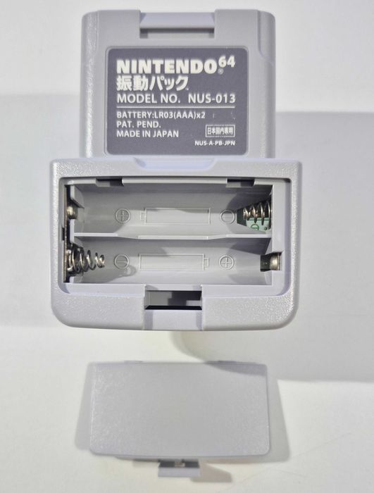 Rumble Pak (NUS-013) + Controller Pak (NUS-004)