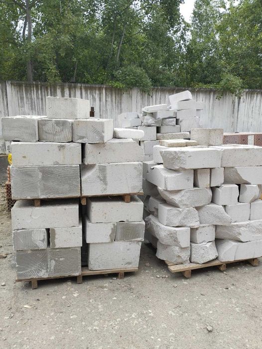 Газоблоки бувші у використанні, куски