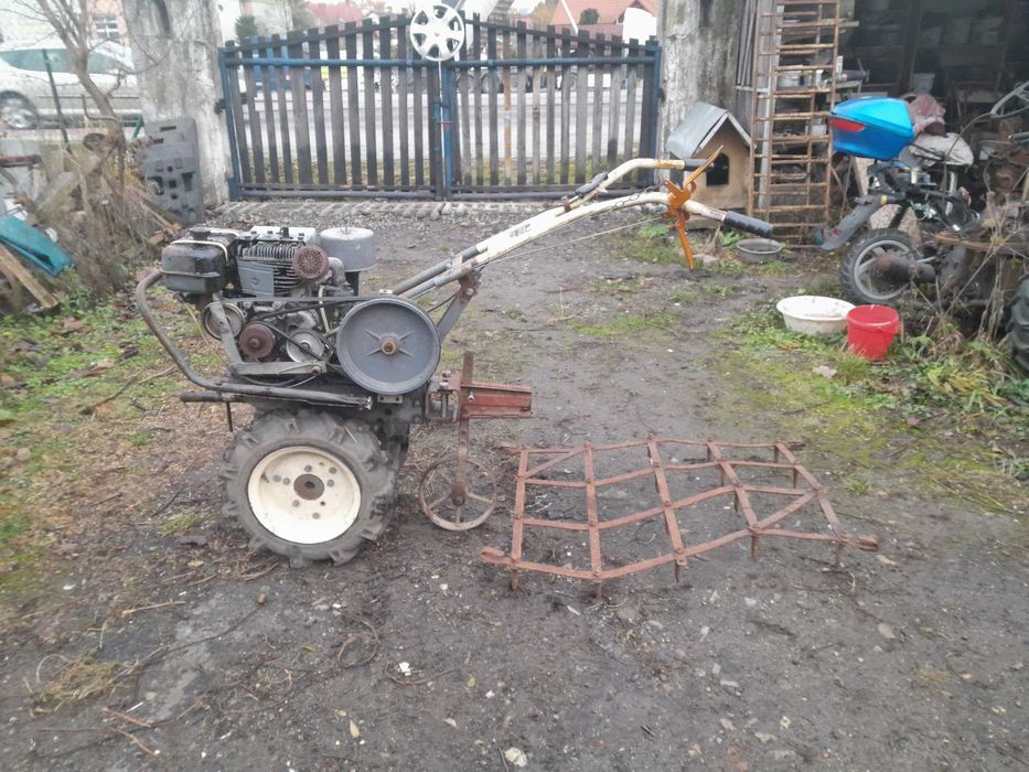 Zestaw Dzik kosiarka lstwowa z przyczepka i osprzetem.