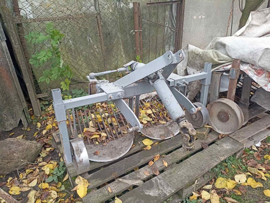 Картоплекопалка двох рядна